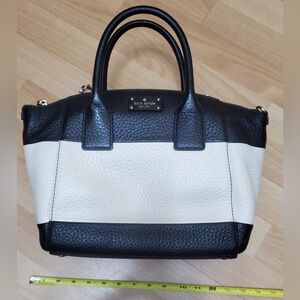 Kate spade black and cream colored shoulder/ hand bag